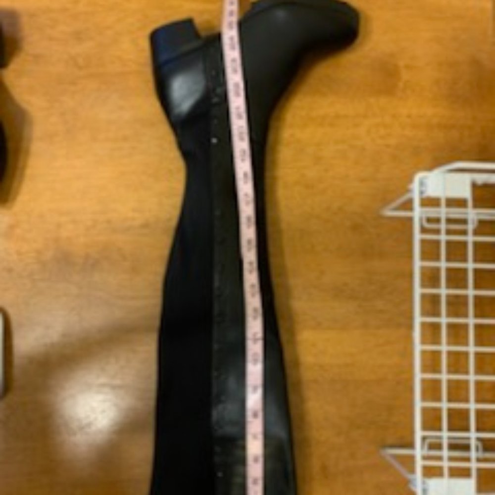Over the knee boots with black star studs - Picture 9 of 15